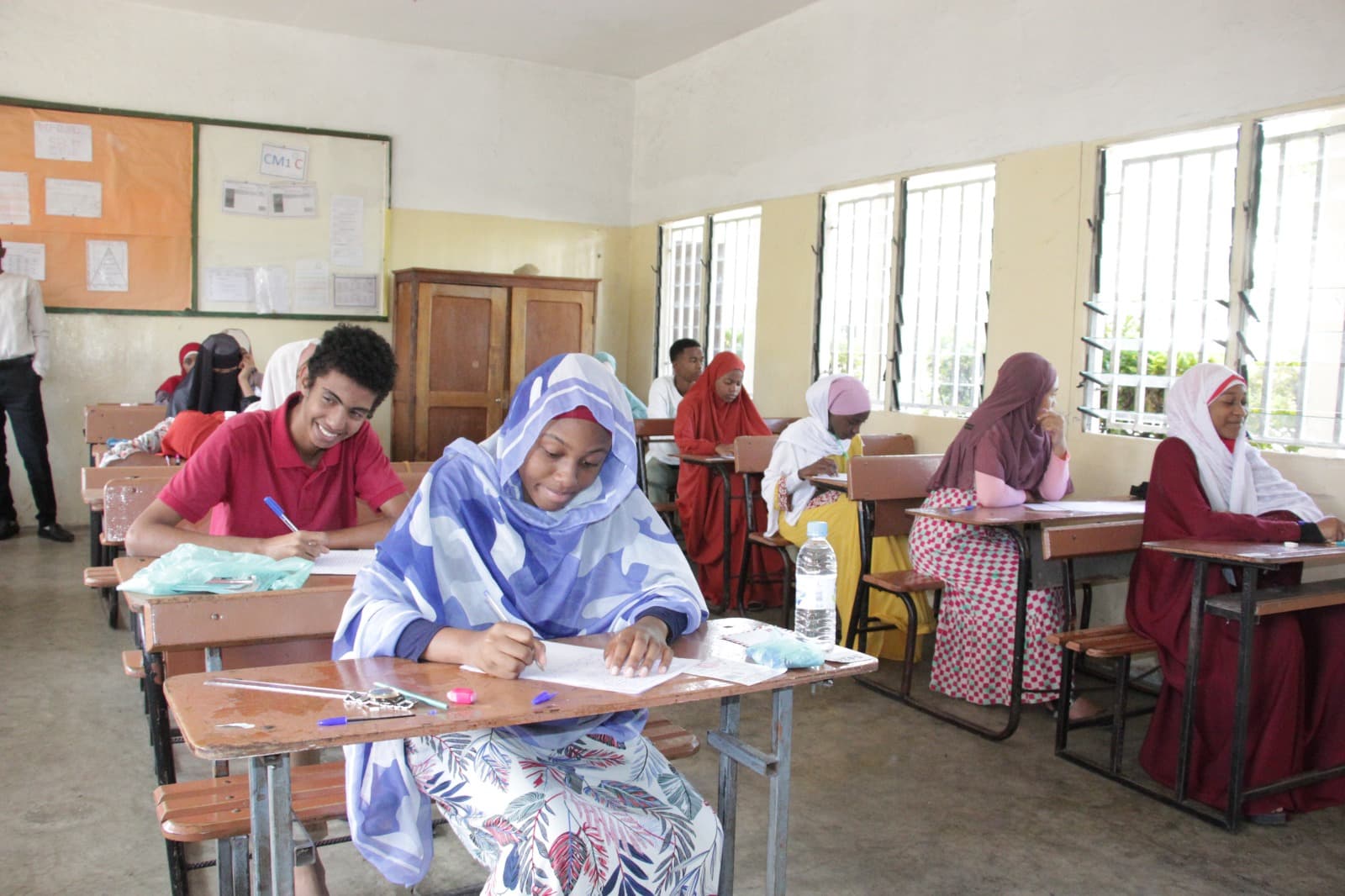 Étudiants passant le baccalauréat aux Comores